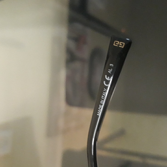 Givenchy Sunglasses Unisex - Picture 3 of 10